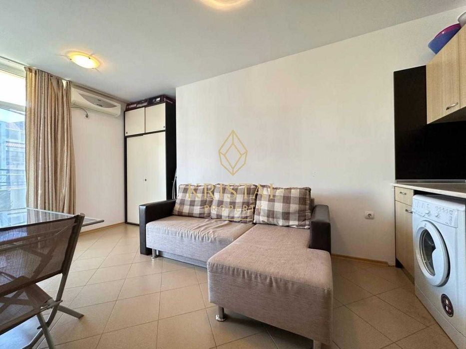 Продава се Двустаен апартамент в к.к. Слънчев бряг - 52 кв.м за 1270 €/кв.м - Снимка #2