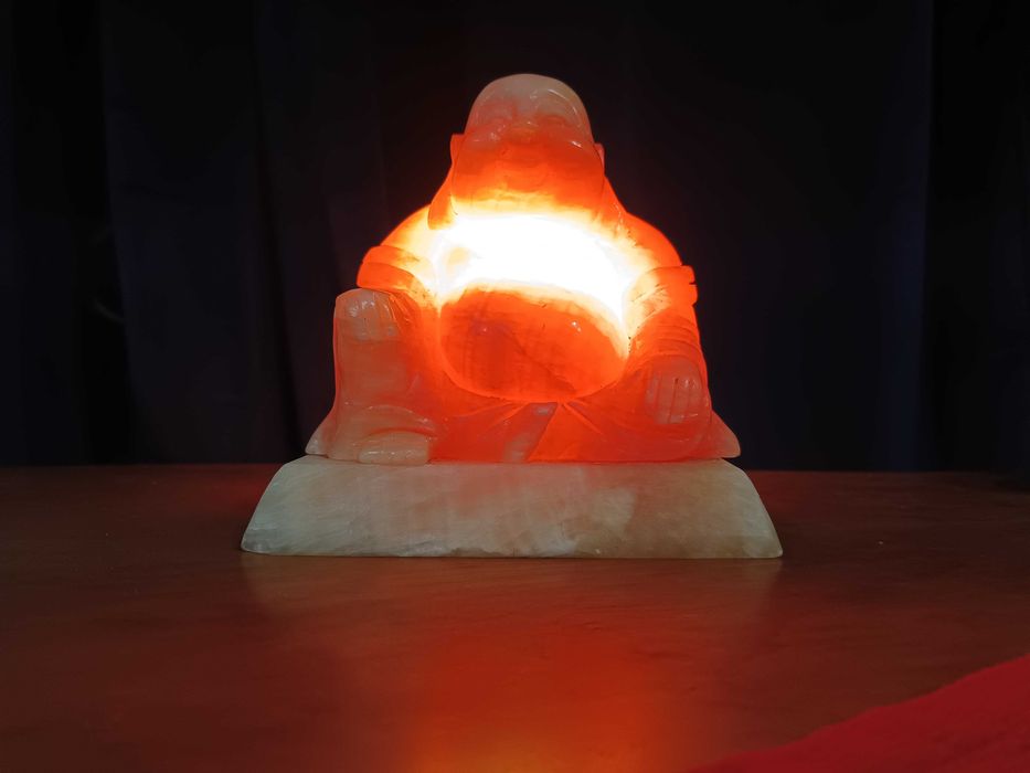 фигурка на Буда ръчно издълбана от чист бял нефрит, .Нощна лампа.