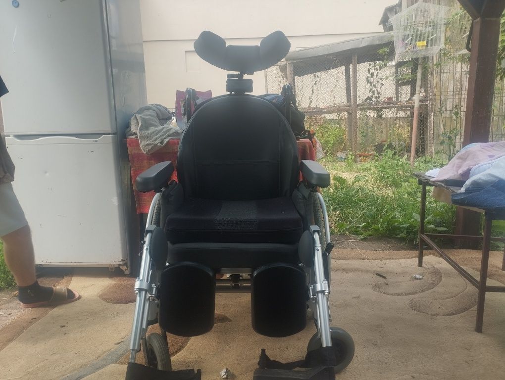 scaun cu rotile 700 ron