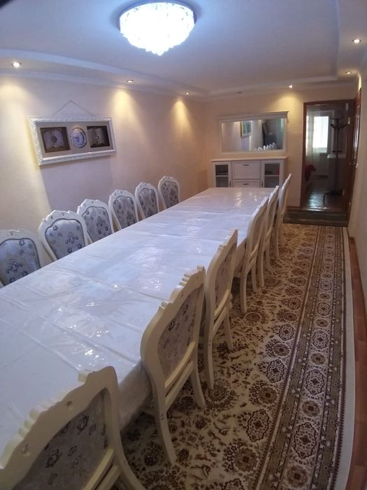 Продается стол для гостей