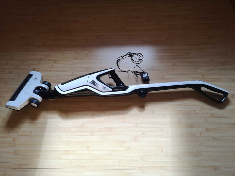 Vand Aspirator vertical Beko 18V 60min Capacitate 0.5l Cyclone Hepa10