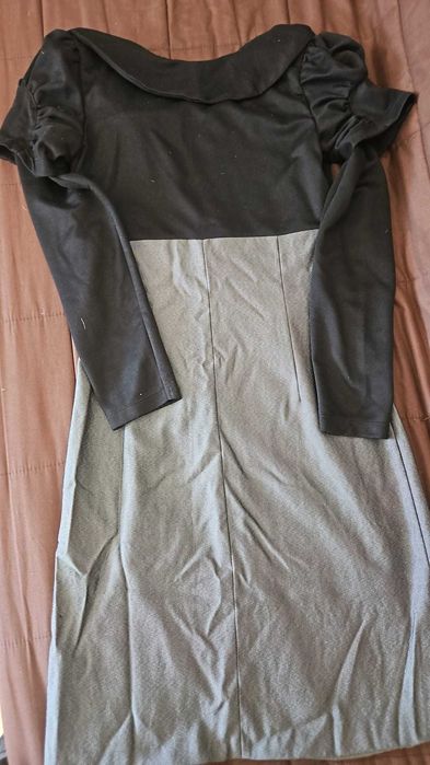 Rochie elegantă alb-negru cu fundiță laterală – DZYN