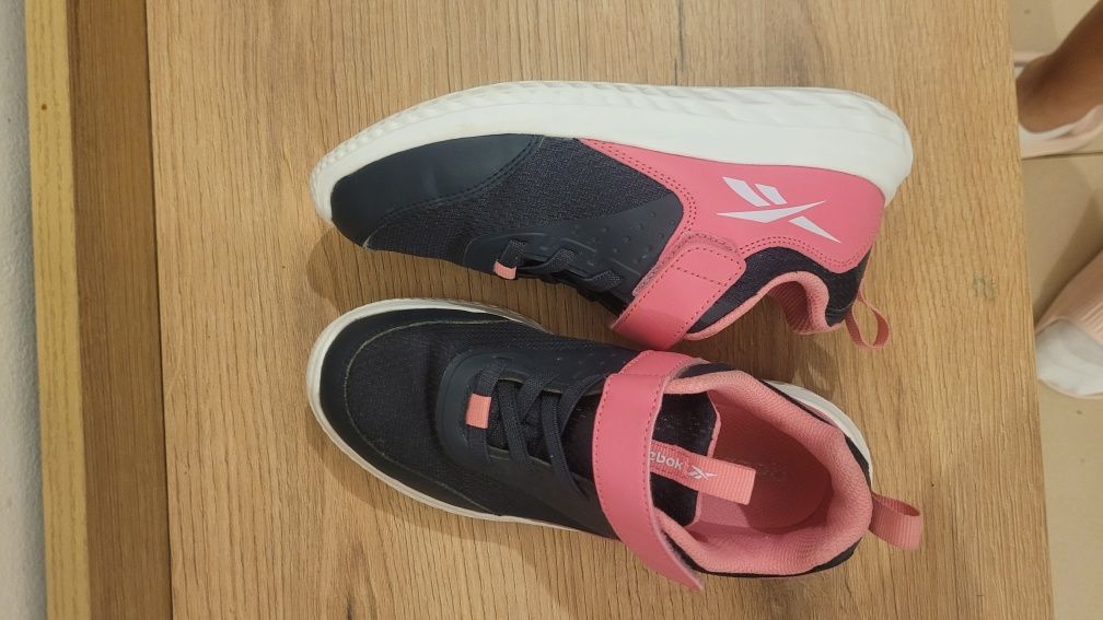 Маратонки за момиче Puma и Reebok 33/34