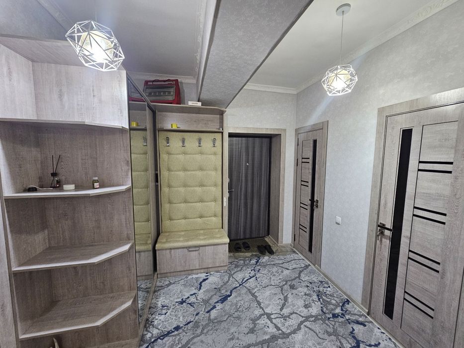 Ижарага 3 хоналик квартира 1-каватдан берилади. Янги Дом.
Барча жихозл