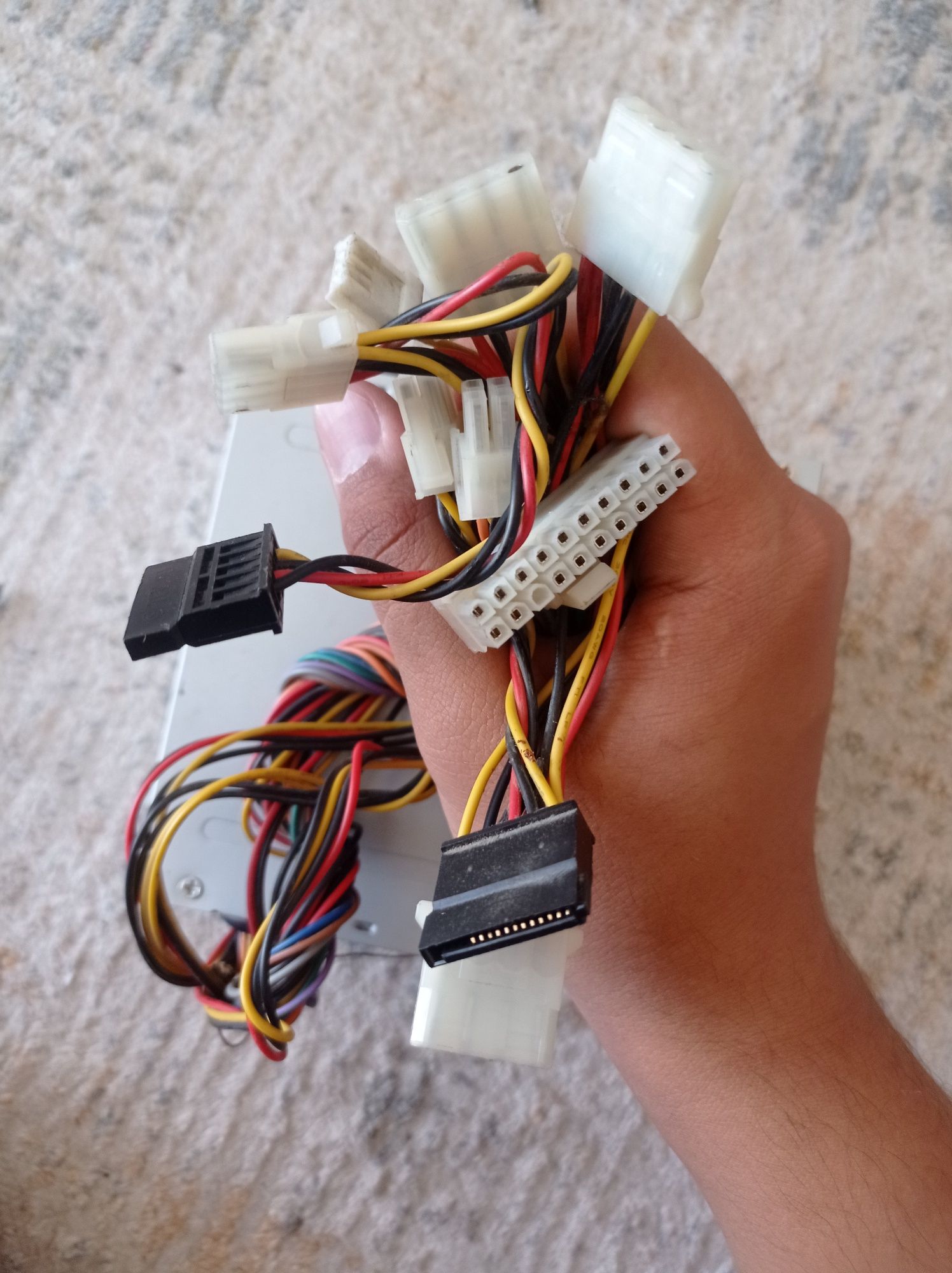 Продаётся блок питания на 400w