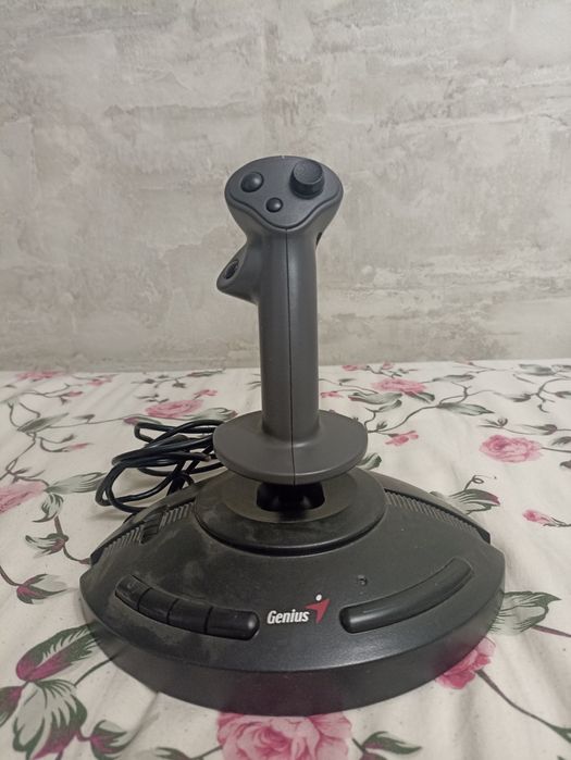 Джойстик + наушники + микрофоны + странная мышка