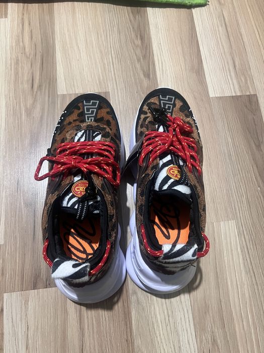 Versace chain reaction
