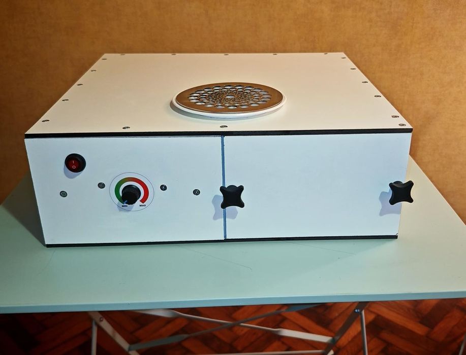 Aspirator manichiura / unghii incorporabil