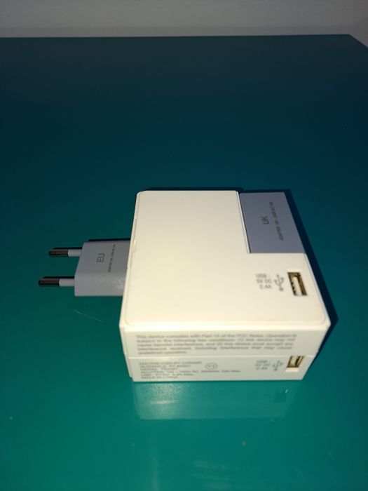 Adaptor multifuncțional TRAVELSMART CONAIR cu 2 USB