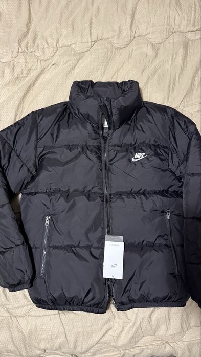 Nike дамско яке S размер.