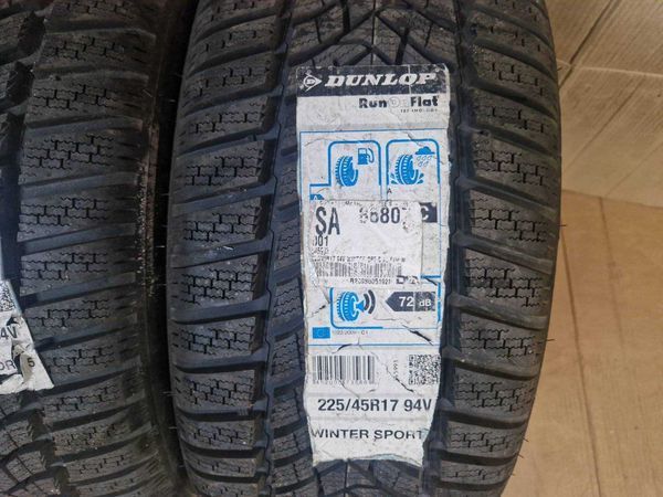 2 броя Dunlop R17 225/45/ 
нови зимни гуми 
DOT2619