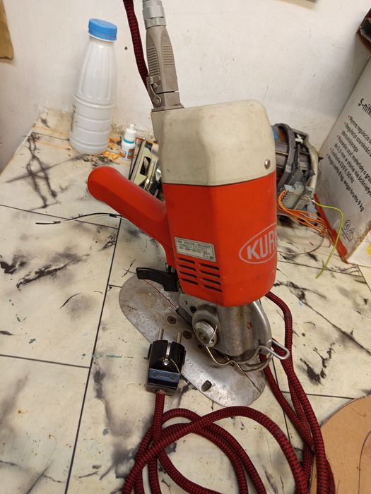 Дискова кроялна ножица работи перфектно