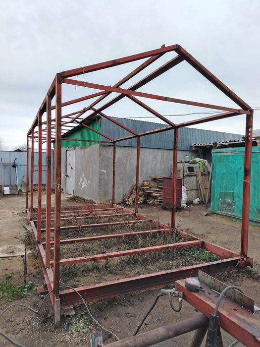 Продам! Металлоконструкцию под обшивку.