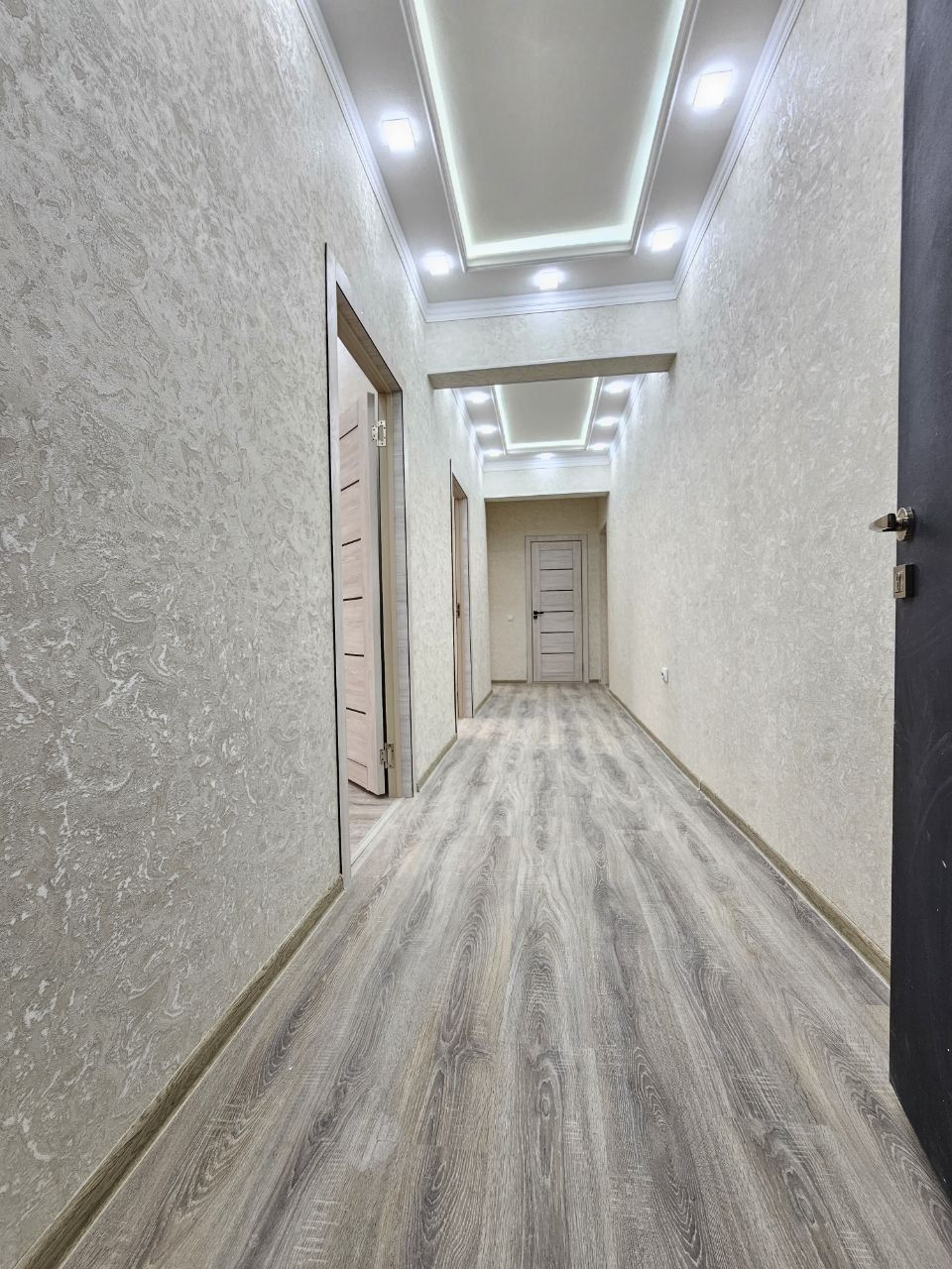 ! Sergeli Yengi Darxon 3 xona Yevroremont, 75m² maydoni