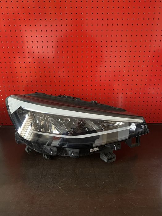 Far dreapta full led FARA matrix Vw Id4 an 2020-2023
