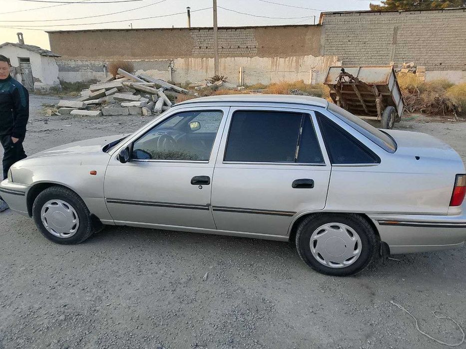 Срочна сотилади nexia 1