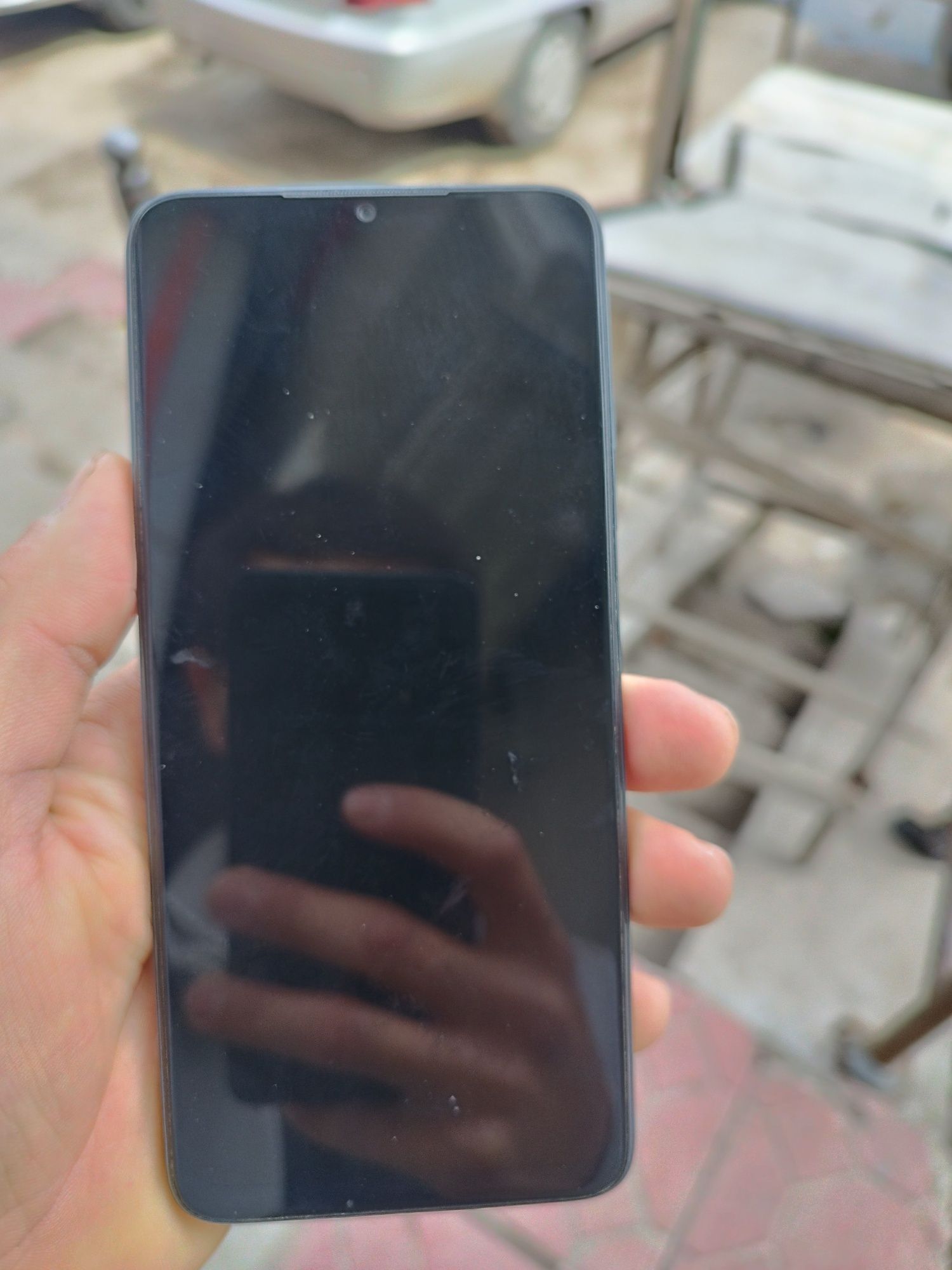 TECNO Spark 10C срочно сотилади ремонт курмаган каропкада документ бор