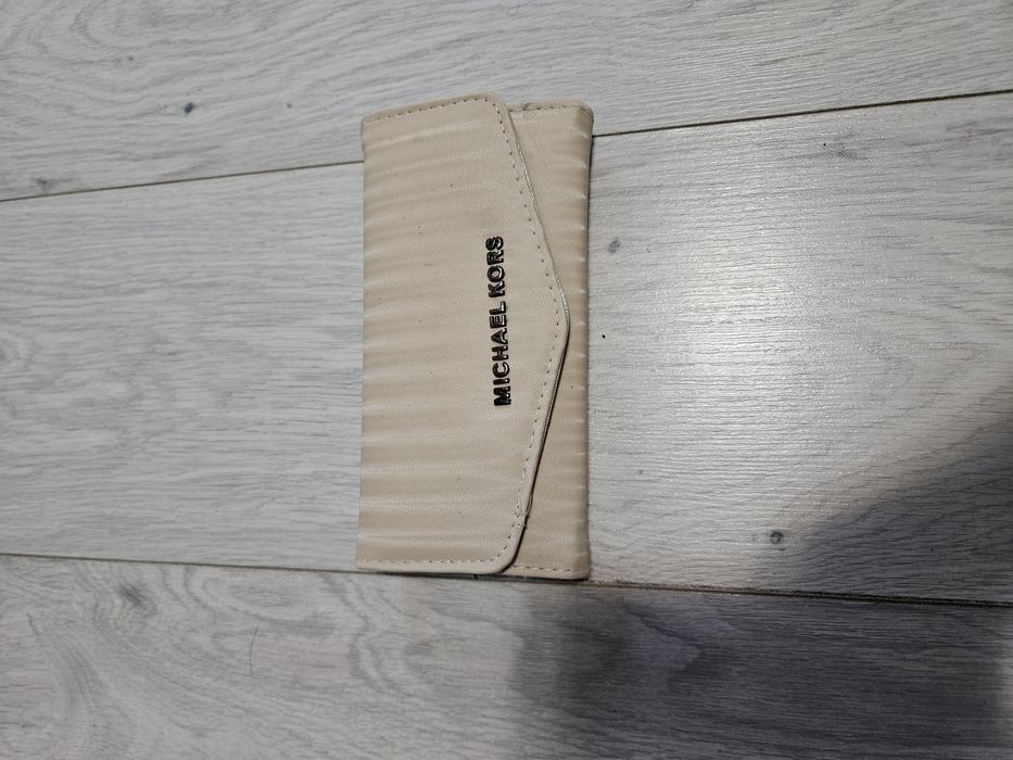 Portofel de dama inspirat de Michael Kors