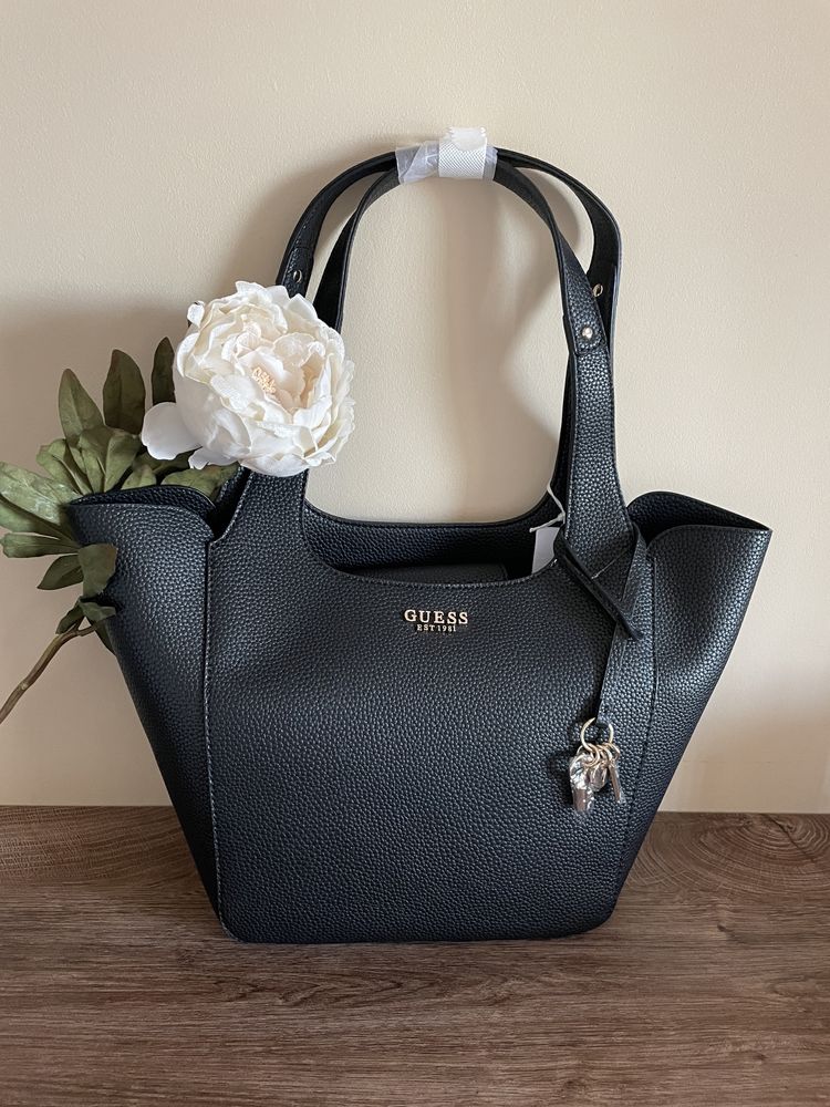 Дамска чанта Guess