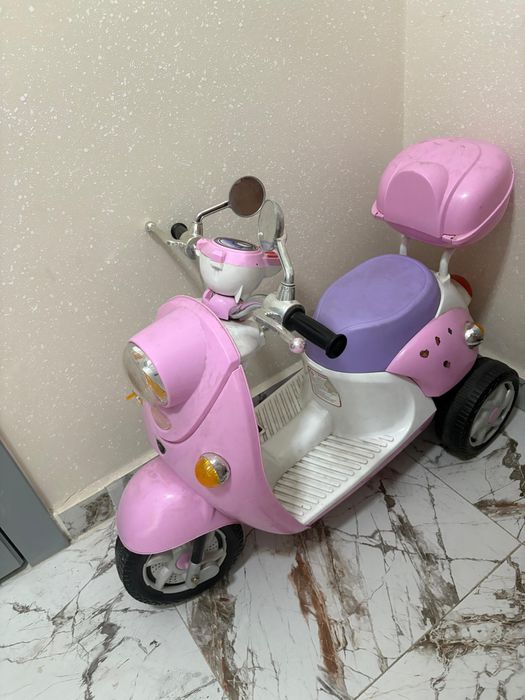 Детский электроскутер