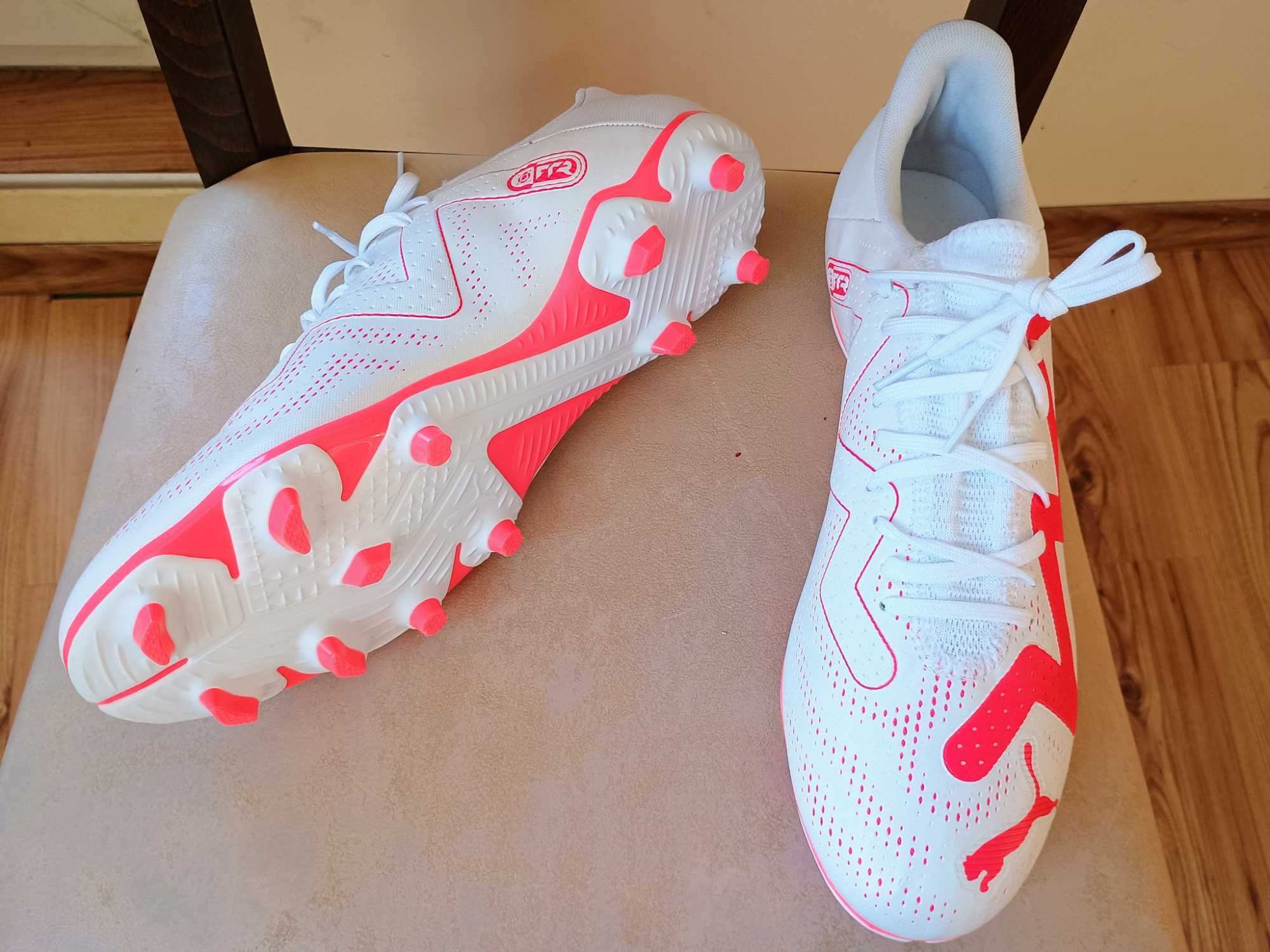 Нови оригинални футболни обувки Puma - 45 номер, 29,5 см