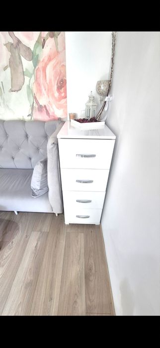 Скрин с 4 чекмеджета