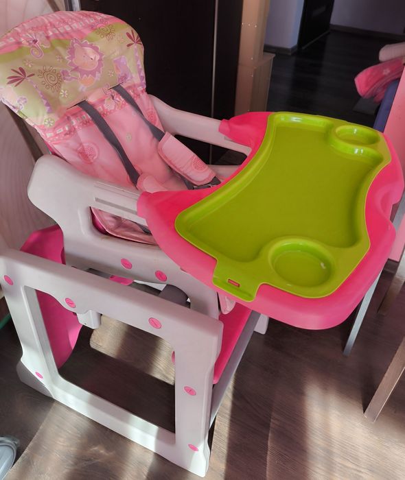 Стол за хранене,трансформиращ се в масичка и столче