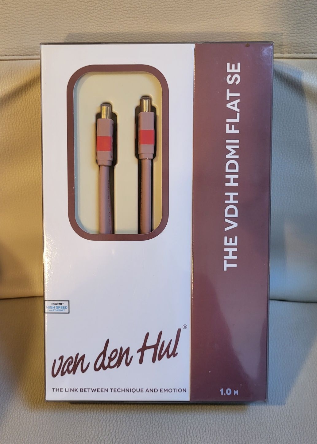 Van Den Hul HDMI Cable Flat SE / 4K HDR HDMI 2.0b