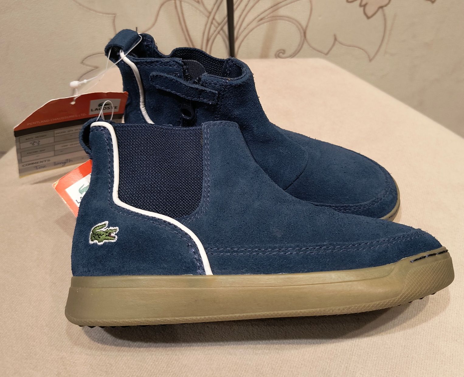Велурени боти Lacoste
