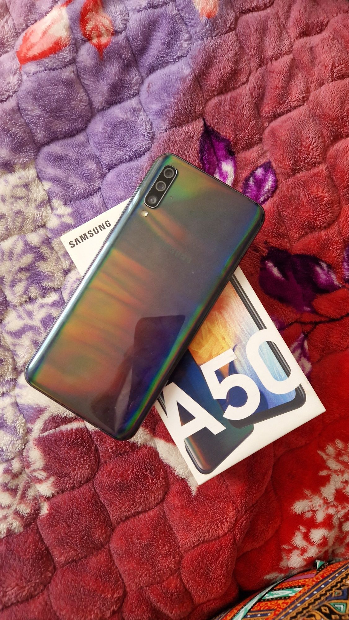 Samsung Galaxy A50 6/128GB NFC, состояние хорошее