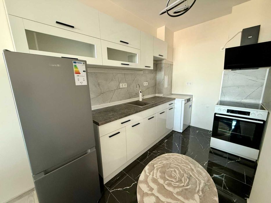 Дава се под наем Тристаен апартамент в Пловдив, Съдийски - 118 кв.м за 612 € - Снимка #3