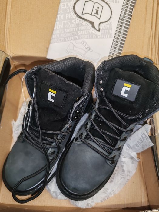 Bocanci termoizolati din piele negri BK Honey Farmer Cerva