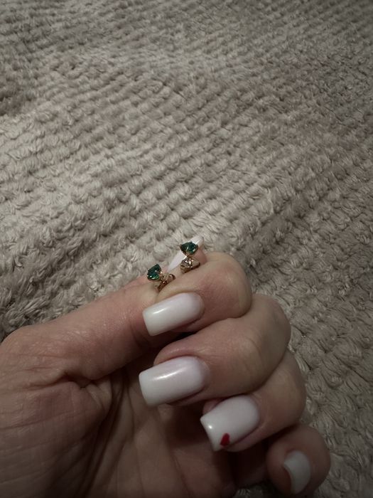 Продам сережки золотые