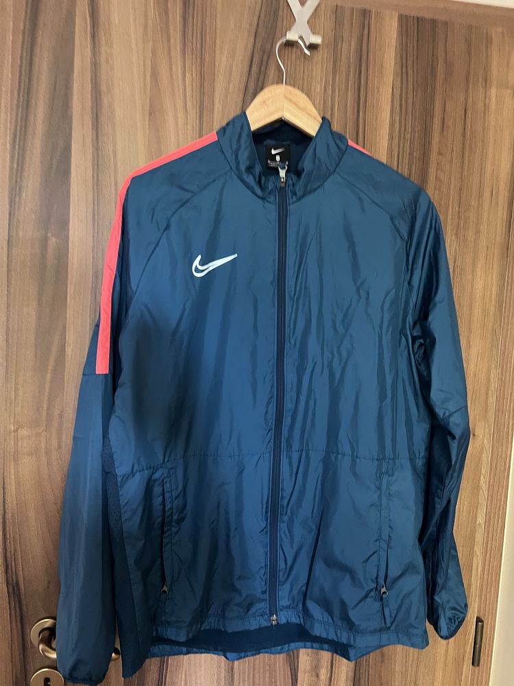 NIKE тънко яке, М размер