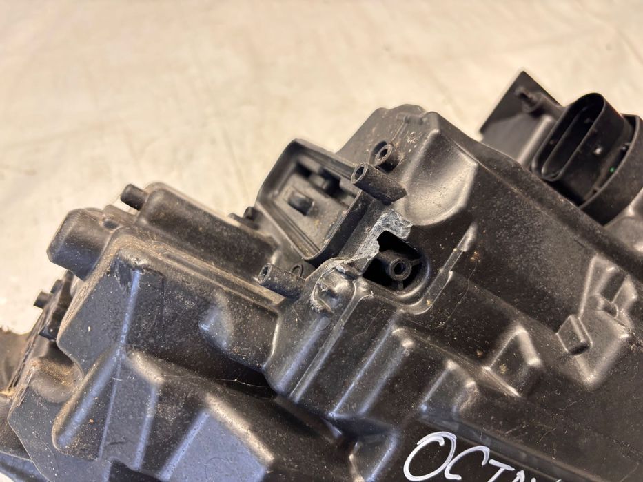 Skoda Octavia 4 ляв фар • 2017–2020