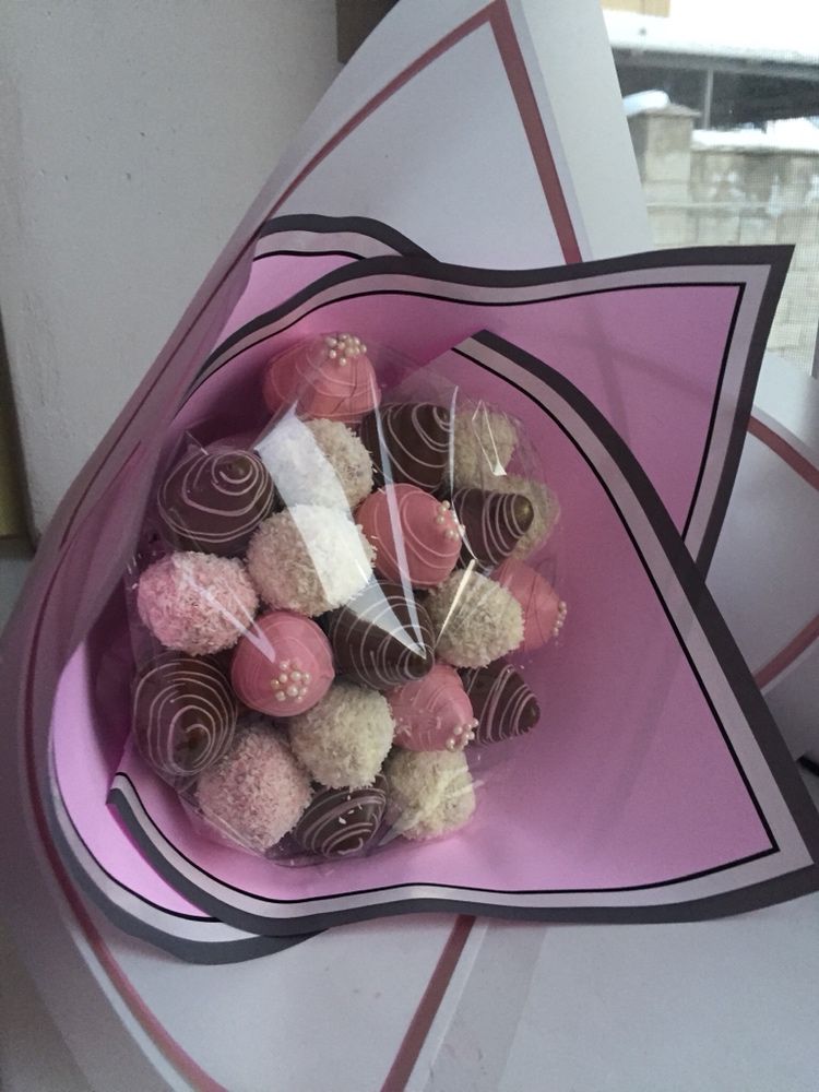 Клубника в шоколаде Алматы шоколад подарок букет круглосуточно  8 март