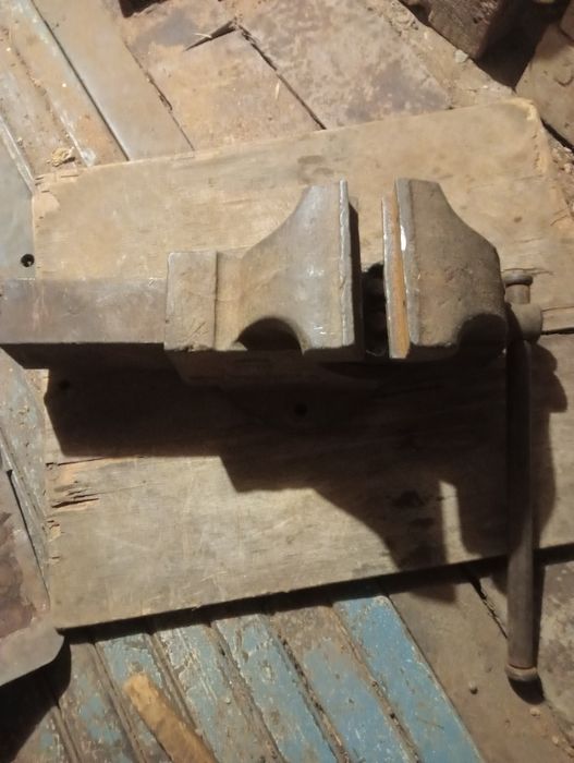 тиски  советские