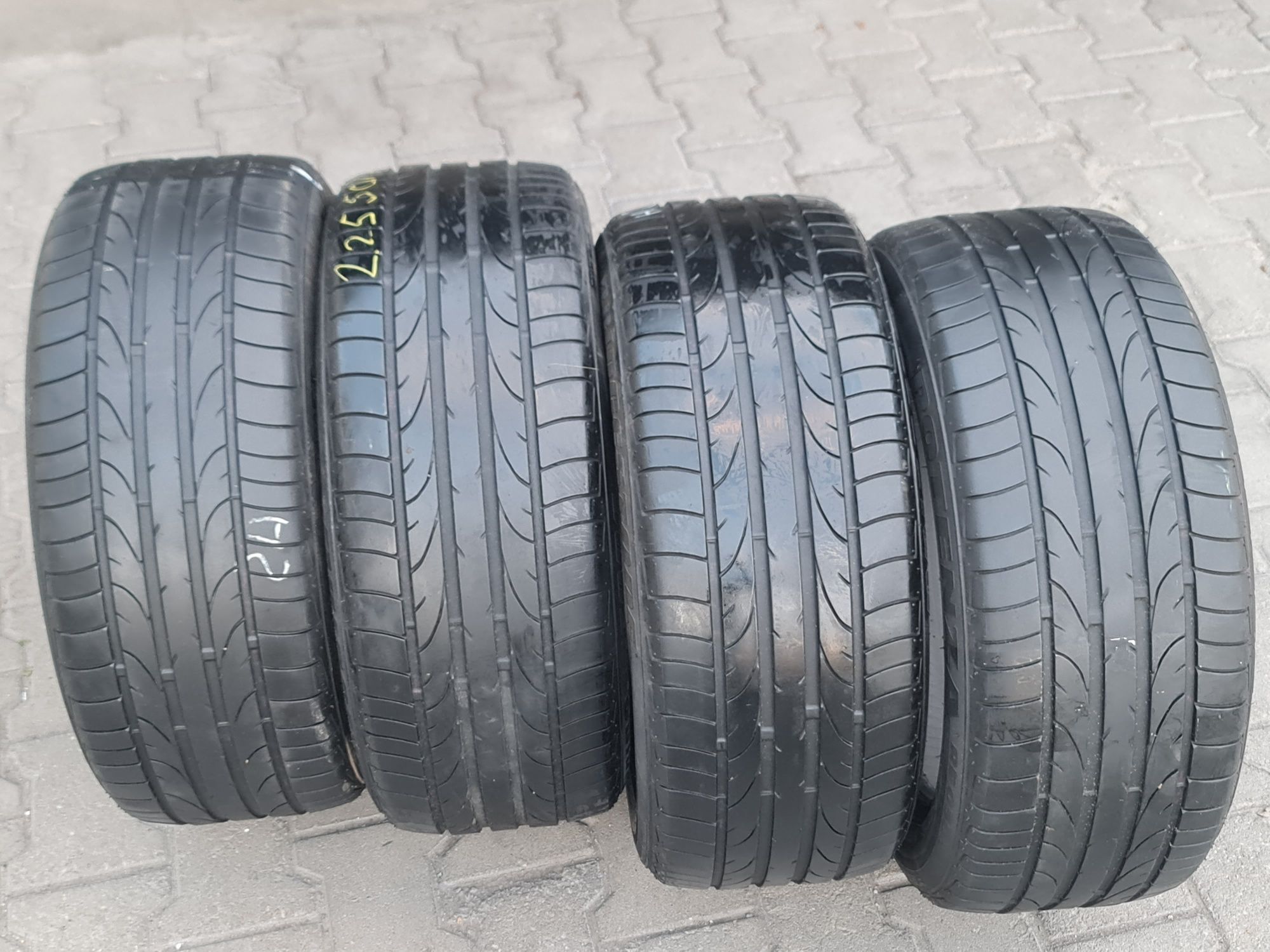 225 50 17 Bridgestone 2 бр.