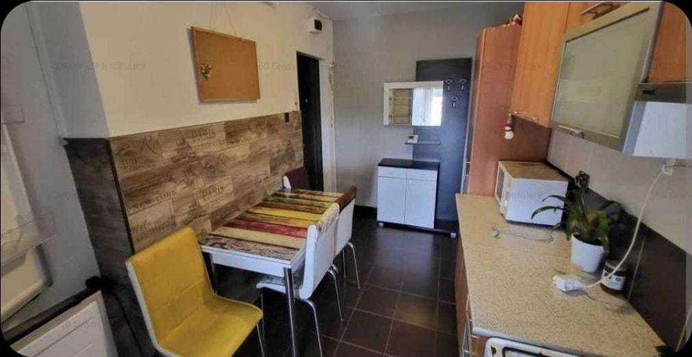 Ap 2 camere decomandat in zona Dâmbovița - Proprietar