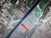 Teren intravilan la 1 km de bulevard pe baraj Raureni  Budesti  Valcea