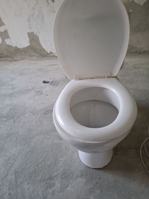 Унитаз б/ у в хорошем состоянии