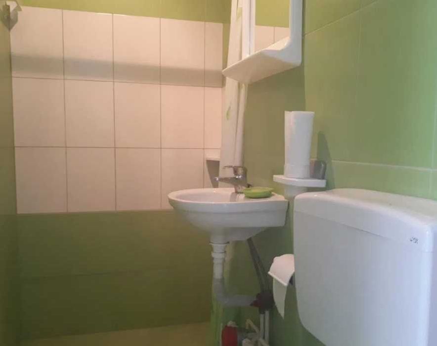 Дава се под наем Тристаен апартамент в Бургас, Изгрев - 85 кв.м за 270.3 € - Снимка #1