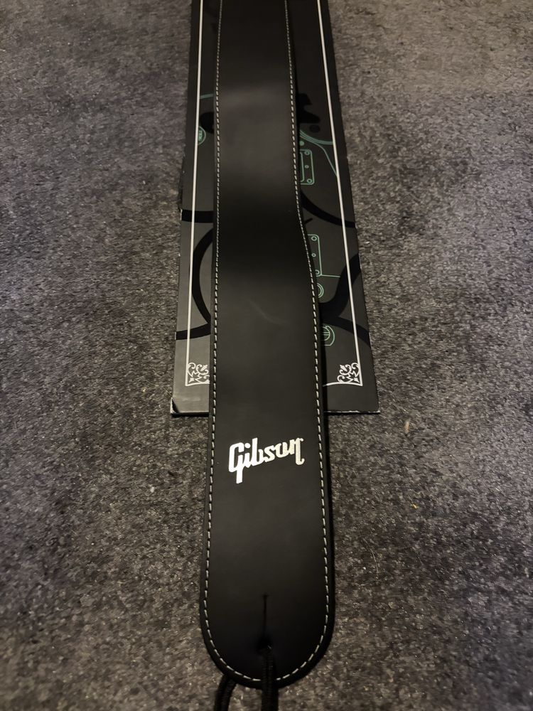 Gibson китарни колани