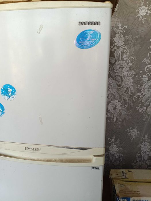 Холодильник Samsung
