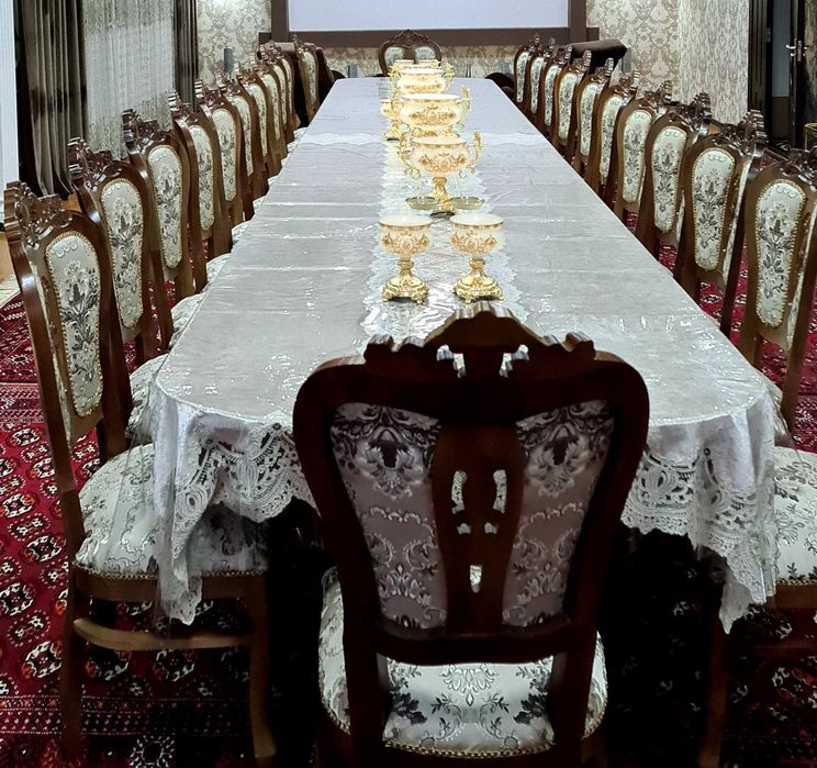 Стол стуллар сотилади