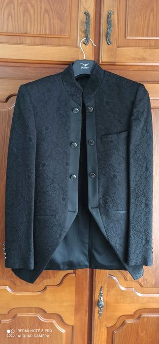 Vând costum de ginere