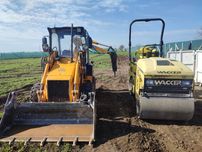 Inchiriez Cilindru Compactor Miniexcavator Bobcat Buldoexcavator CX1