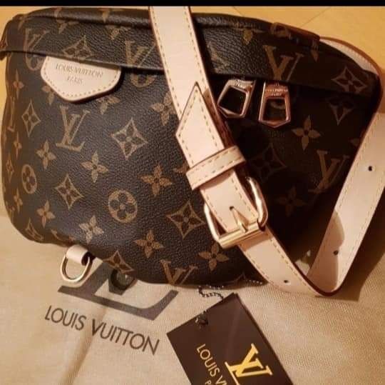 Borseta Louis Vuitton unisex model reglabil,saculet, etichetă