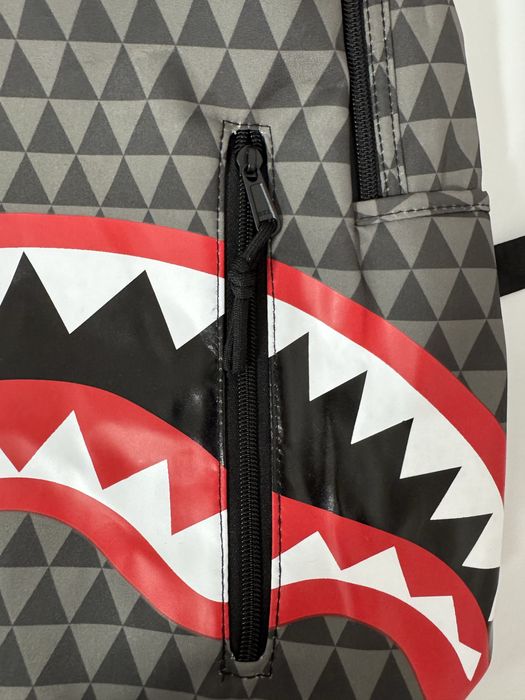 Rucsac modern cu imprimeu shark, design urban