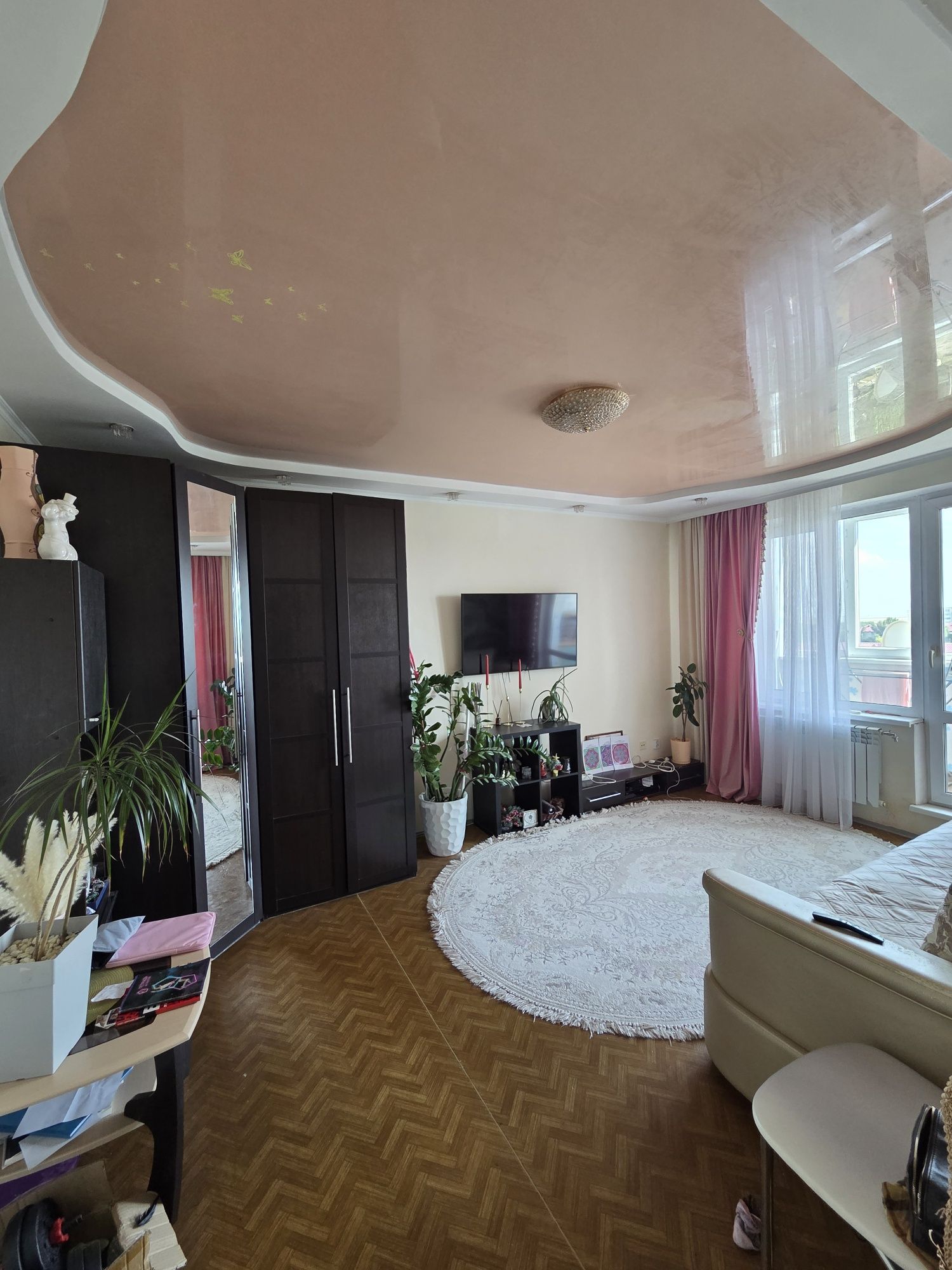 Продам   1 ю  классную квартиру с  или обменяю на 2 в г Уральск